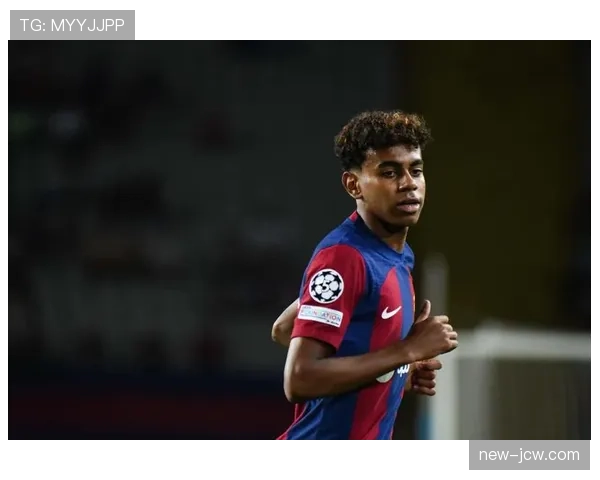 亚马尔父亲赛前直播引热议，儿子调侃皇马成焦点